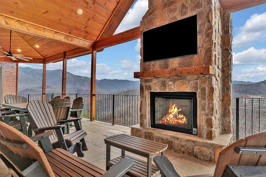 Luxury-lodge-in-Mountains